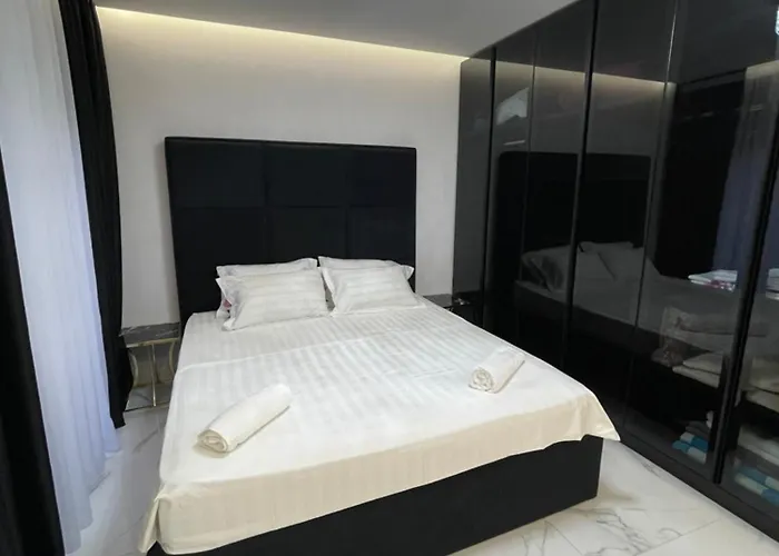 Mia Lägenhet Golem (Tirana)